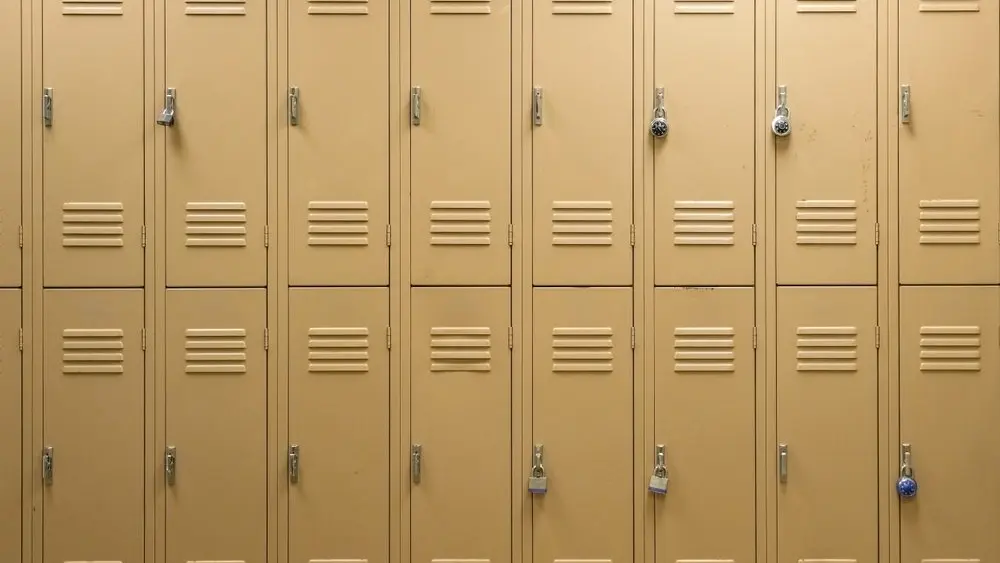 facadeviewoflockersinschoolgympaintedinlight