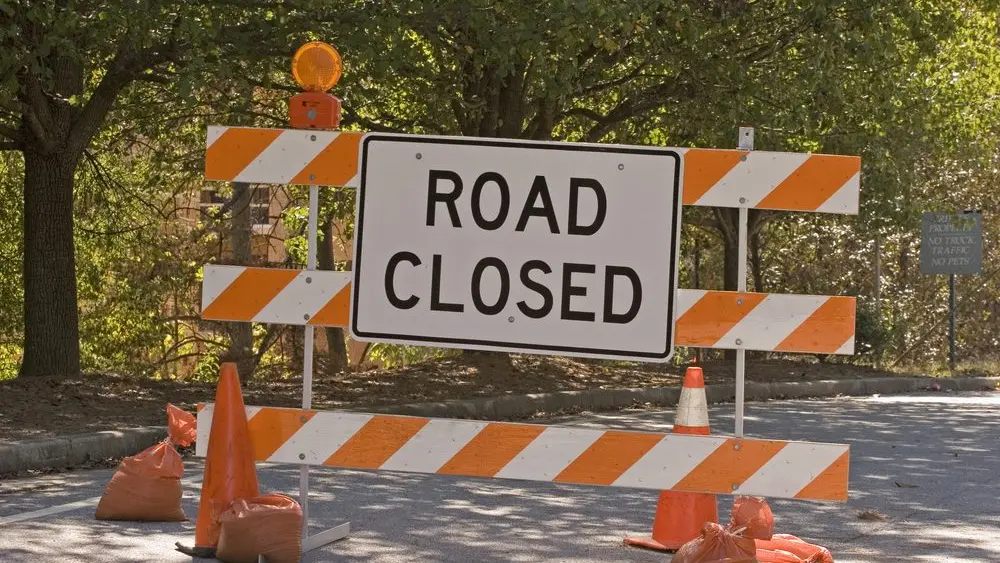 aroadclosedsignonanewbridgeconstructionsite