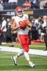 kcchiefstieendtraviskelce87warmsupprior