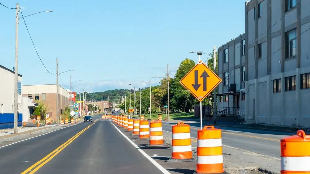 syracusenyunitedstates-august312025urbanroad