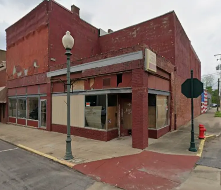 clinton-downtown-buildings