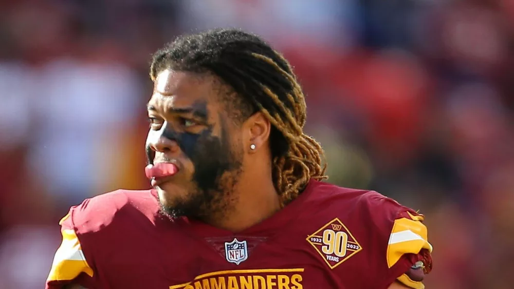 r1200112_1296x729_16-9268755