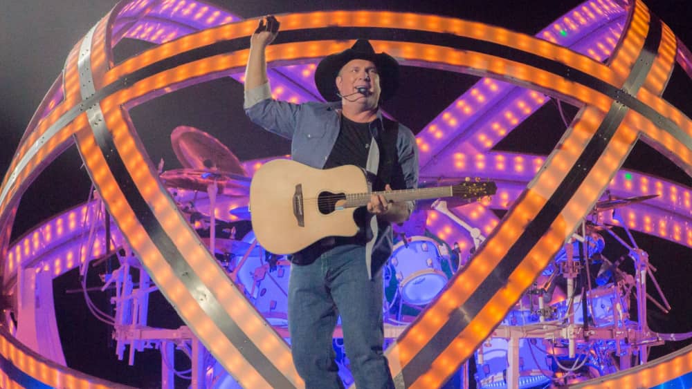 Garth Brooks announces 2024 Las Vegas residency dates WGKS