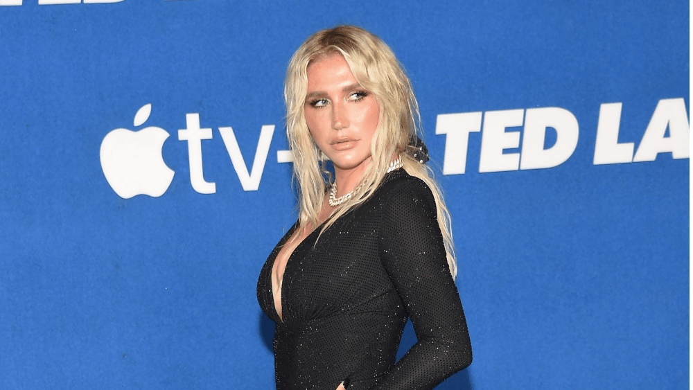 shutterstock_2115247403635921