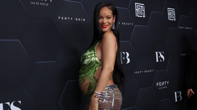 getty_rihannapregnant_021222