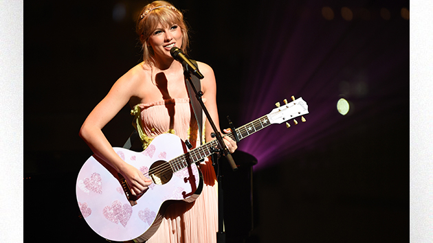 getty_taylor_021422