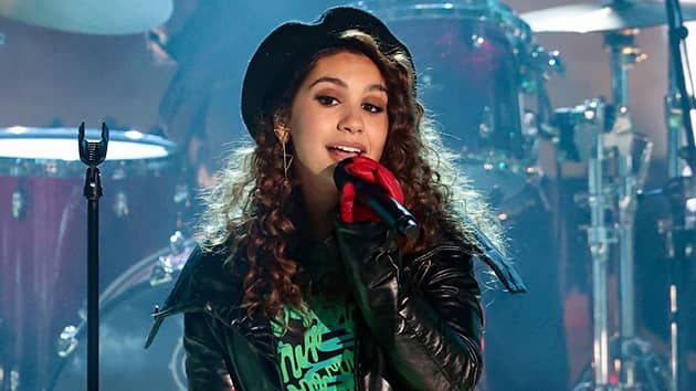 getty_alessia_cara_031122