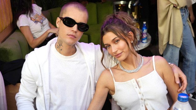 getty_justinbieberandhailey_031422