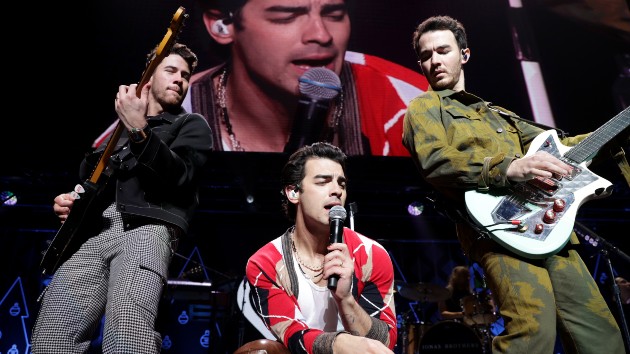 getty_jobros_031622