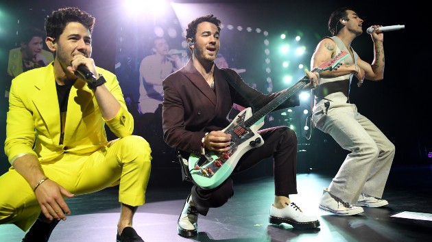 getty_jobros_071122