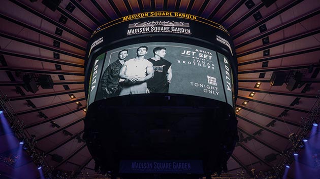 jonasbrothersdelta__090822