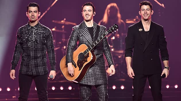 getty_jobros_111822