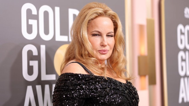 e_jennifercoolidgegoldenglobes_011723482034