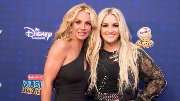 getty_britneyjamielynnspears_072220852644