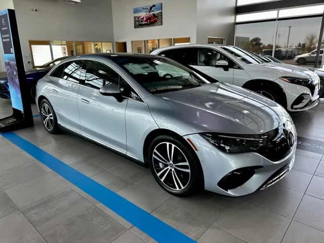 2023-mercedes-benz-eqs-battery-electric-mercedes-benz-of-santa-rosa490997