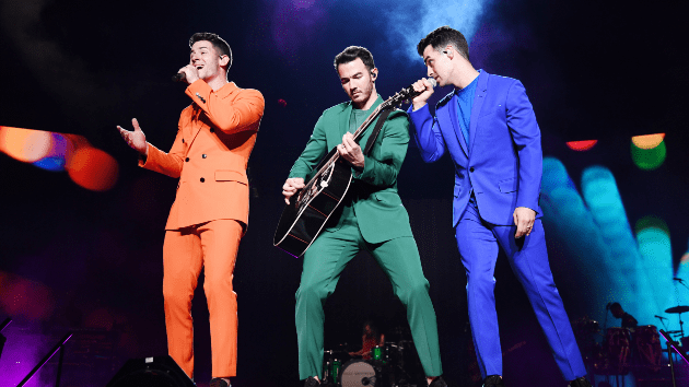 getty_jonasbrothers_06232328536