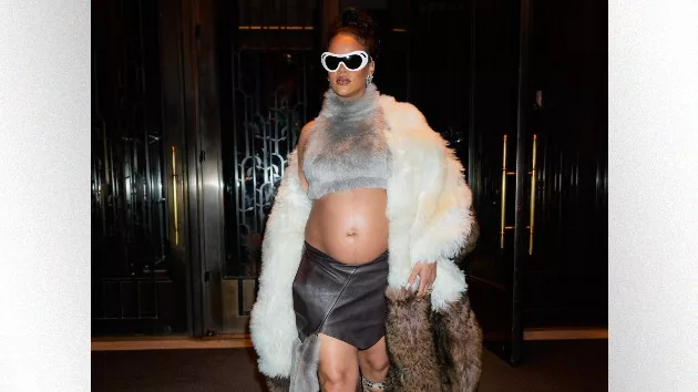getty_rihannapregnant232_072723522006