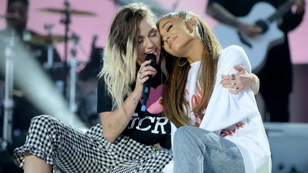 getty_mileyandariana_0905239221