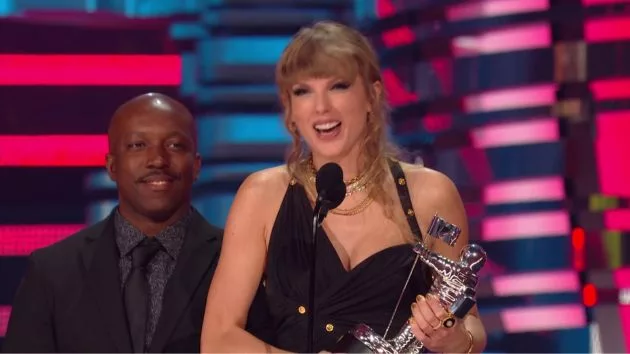 mtvvmas_taylorswift_091223_0555979