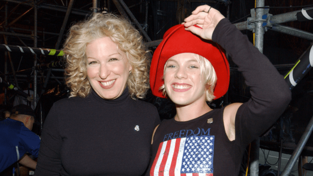 getty_bettemidlerpink_110723271403