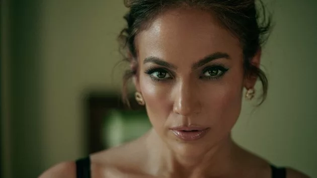m_jenniferlopez_normanjeanroy_112723723404