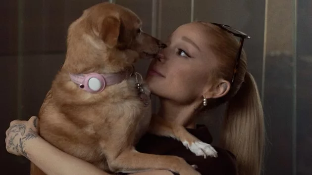 m_arianagrandeandtoulouse_020624938512