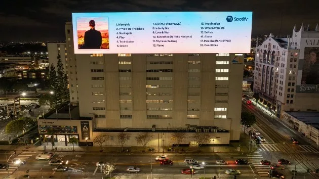 m_jt20billboard_030424318200
