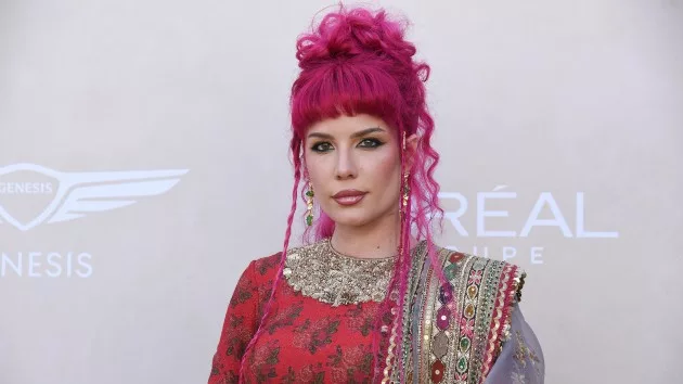 getty_halseypinkhair_060324106653