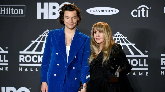 getty_harrystylesandstevienicks_071224328505