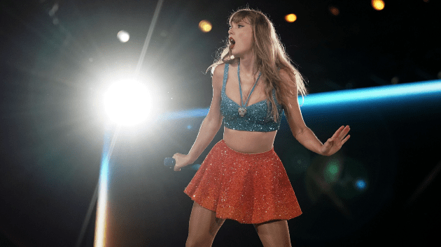 getty_taylorswiftsurprised_080124532130