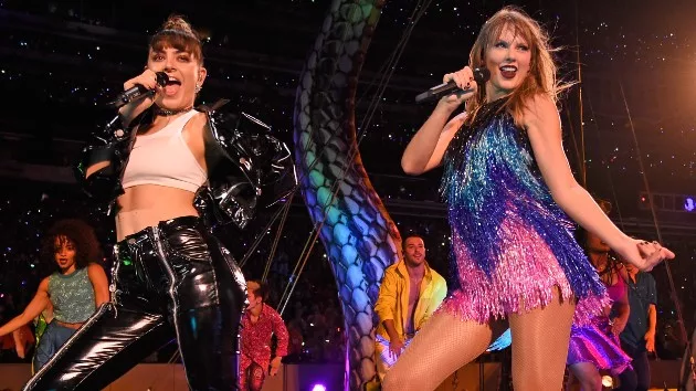 getty_charliandtaylor4_082624932502