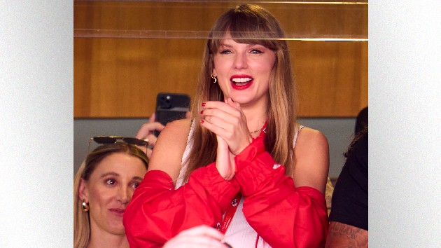 getty_taylorswiftinchiefsbox_09282324775