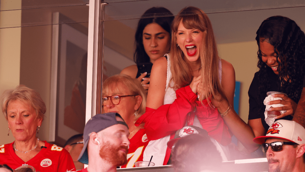 getty_taylorswiftchiefsgame_092523696393