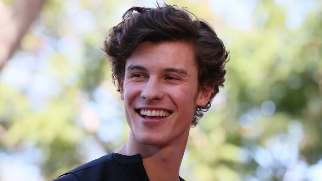 getty_shawnmendes_080124735025
