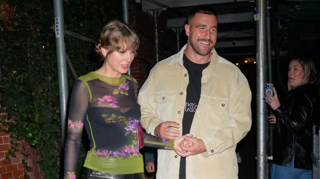 getty_taylorswifttraviskelce_102523445695
