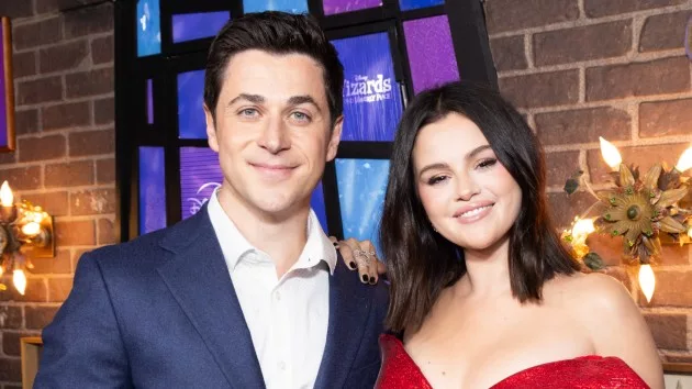 m_selenagomezanddavidhenrie_102924888121