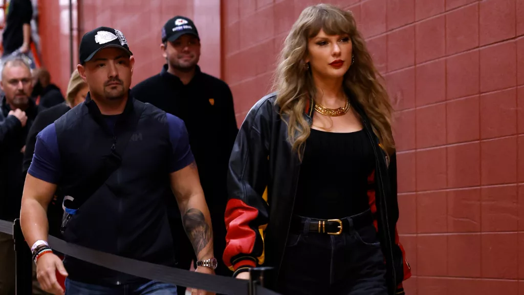 getty_taylorswiftchiefsgame_110524401628