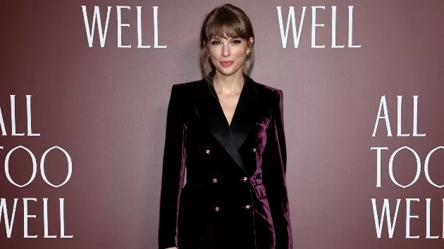 getty_taylorswiftalltoowellevent_050222120605