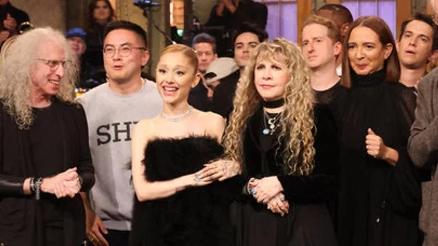 m_ari20and20stevie20snl_110624997693