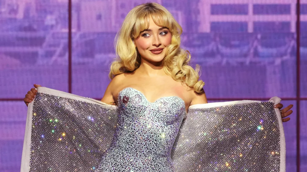 getty_sabrinacarpenter_112124871752