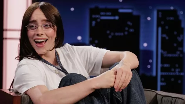 m_billieeilishlaughingkimmel_101124764388