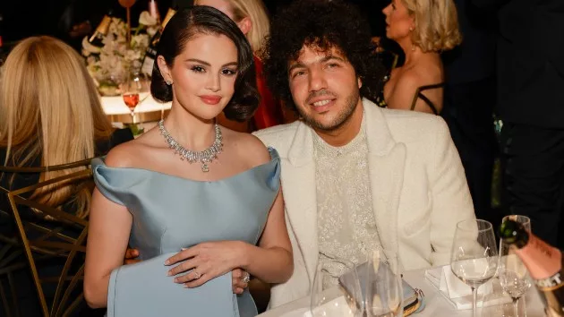 m_selenagomezandbennyblancoatggs_010725638337