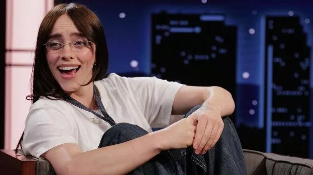 m_billieeilishlaughingkimmel_101124397718