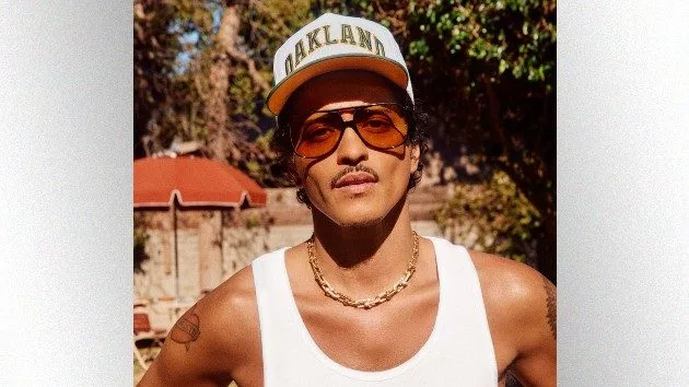 m_brunomarstanktop_johnesparza_01272540812