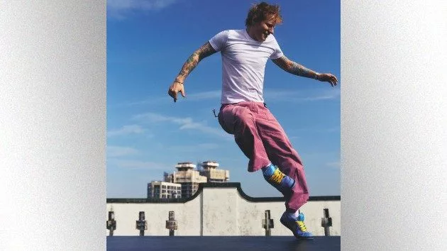 m_edsheeranjumping2025_petrosstudio_040425299922