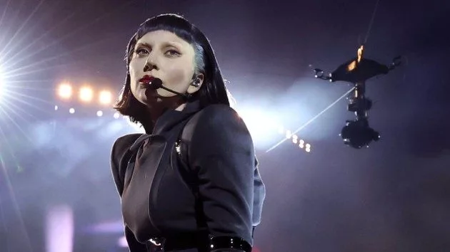 getty_ladygagaatcoachellablack_042125163176