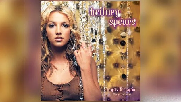 m_britneyspearsoops25_041525961942