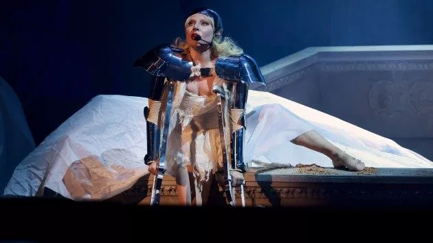 getty_ladygagacoachellahelmet_052125520649