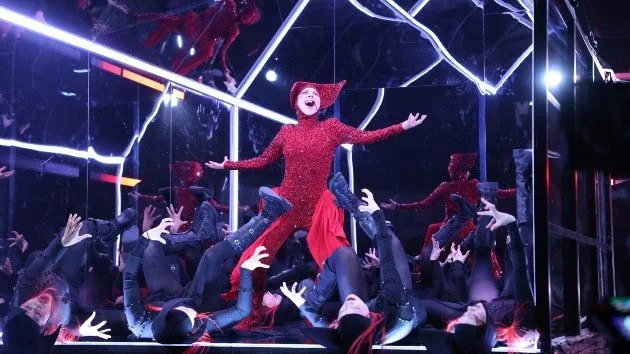 getty_ladygagaabracadabrasnl_060425512014