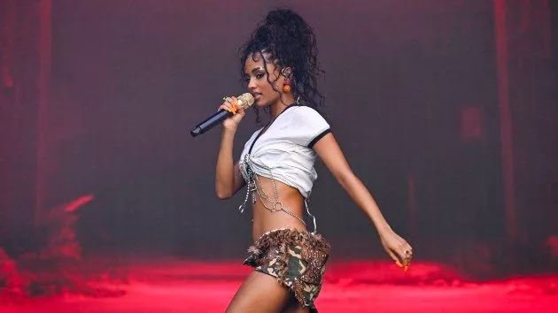getty_tylaonstage_062925541522